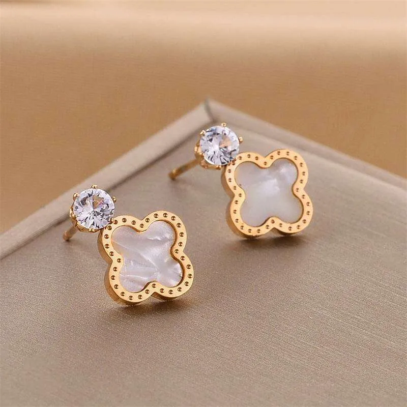 18K Gold Exquisite Four-leaf Clover Earrings